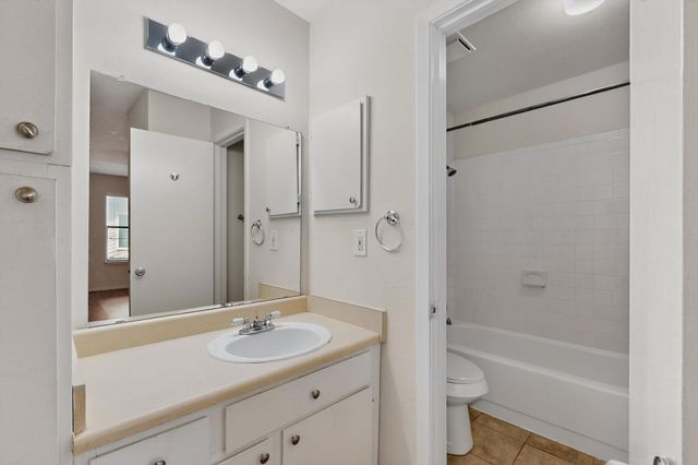 2240 Tarpley Road 242, Carrollton, TX 75006