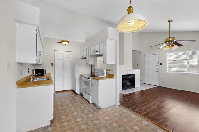 2240 Tarpley Road 242, Carrollton, TX 75006