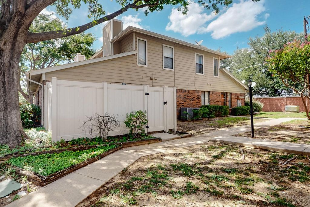 2240 Tarpley Road 242, Carrollton, TX 75006
