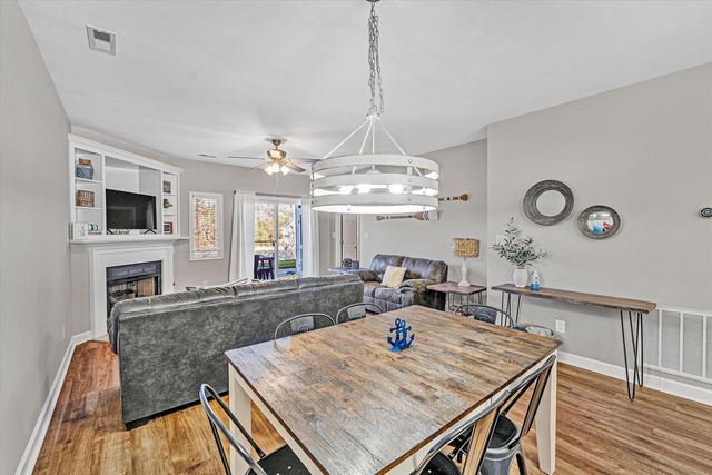 1175 Mariners Way Apt 59, Huddleston, VA 24104