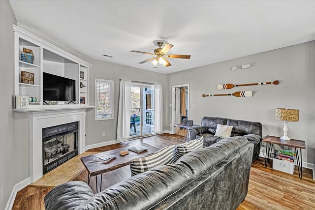 1175 Mariners Way Apt 59, Huddleston, VA 24104