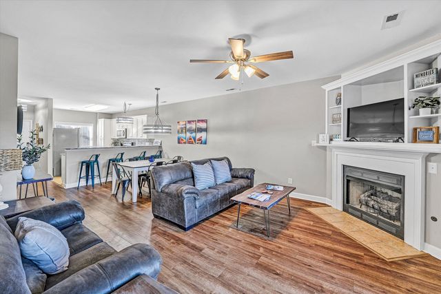 1175 Mariners Way Apt 59, Huddleston, VA 24104