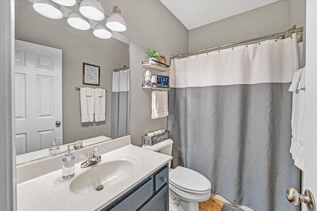 1175 Mariners Way Apt 59, Huddleston, VA 24104