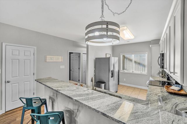 1175 Mariners Way Apt 59, Huddleston, VA 24104