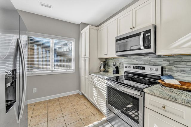 1175 Mariners Way Apt 59, Huddleston, VA 24104