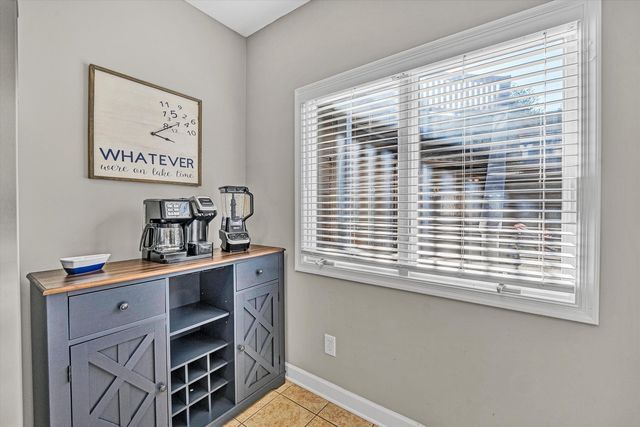 1175 Mariners Way Apt 59, Huddleston, VA 24104