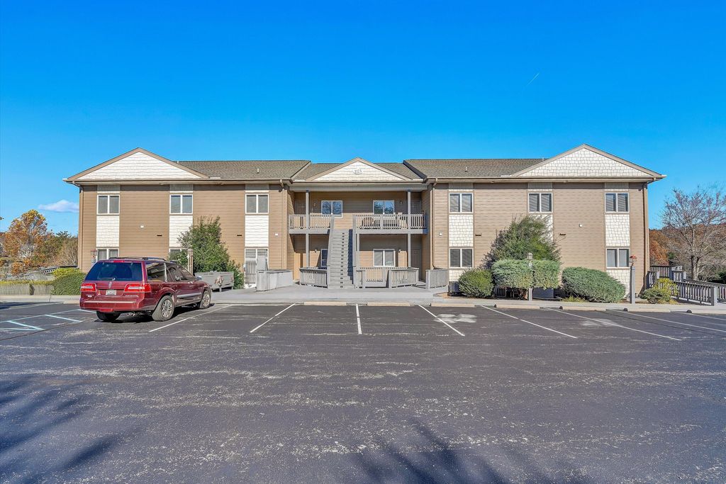 1175 Mariners Way Apt 59, Huddleston, VA 24104