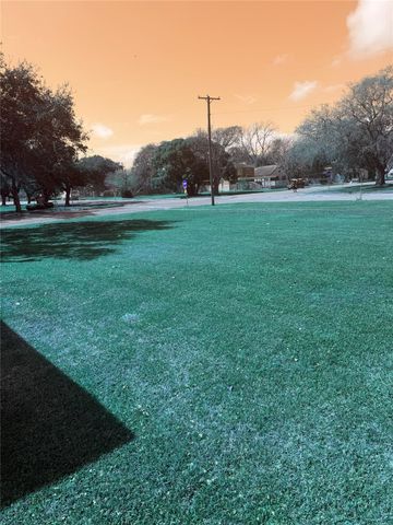 326 5th Avenue N, Texas City, TX 77590