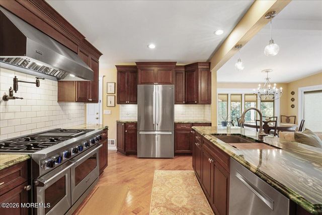 30 Parkview Terrace, Lincroft, NJ 07738