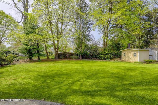 30 Parkview Terrace, Lincroft, NJ 07738