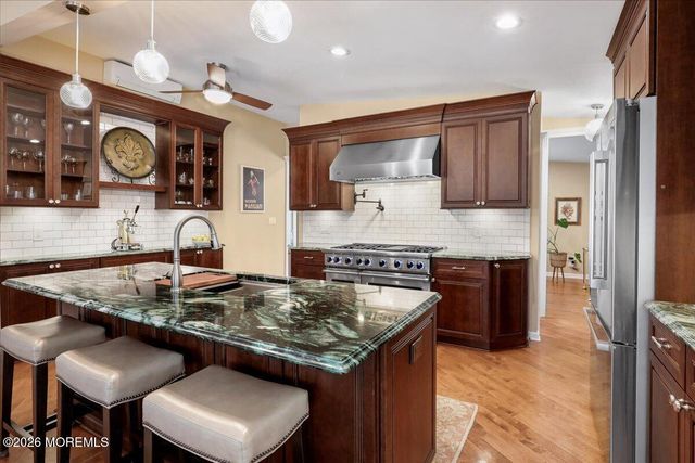 30 Parkview Terrace, Lincroft, NJ 07738