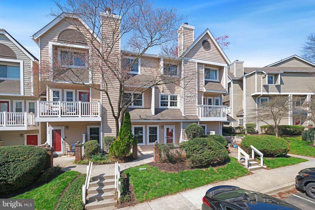Image 1 of property listing at 5801 INMAN PARK CIR #170, Rockville, MD 20852