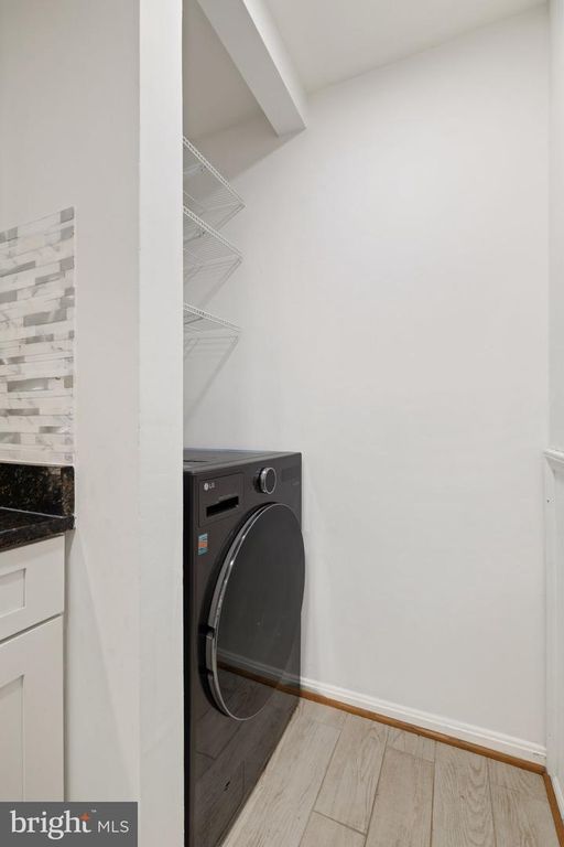 Image 10 of property listing at 5801 INMAN PARK CIR #170, Rockville, MD 20852