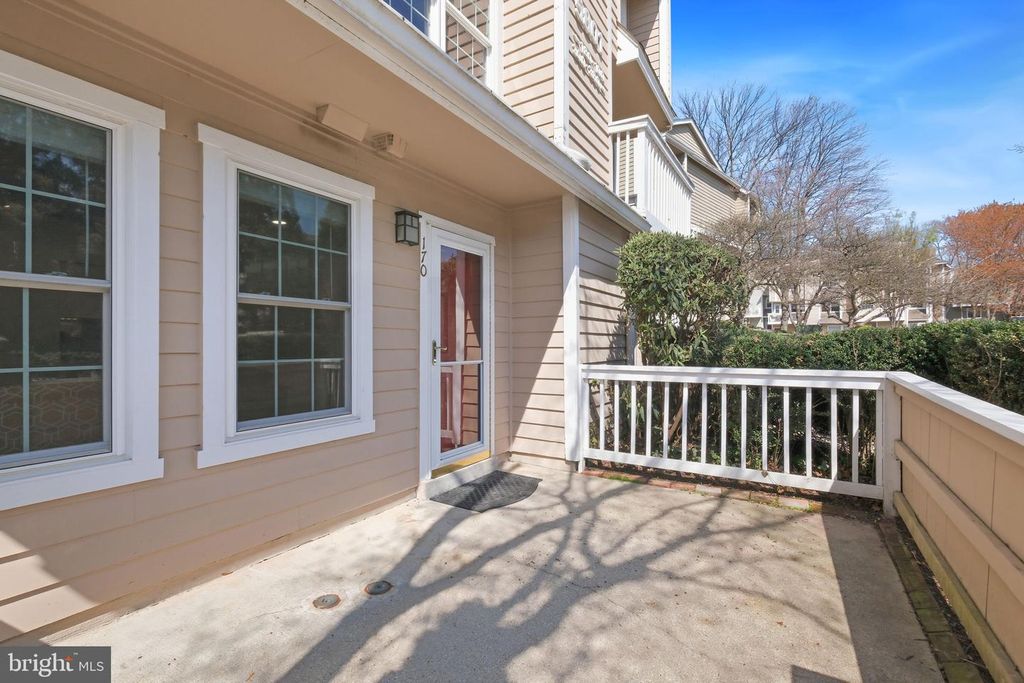 Image 20 of property listing at 5801 INMAN PARK CIR #170, Rockville, MD 20852