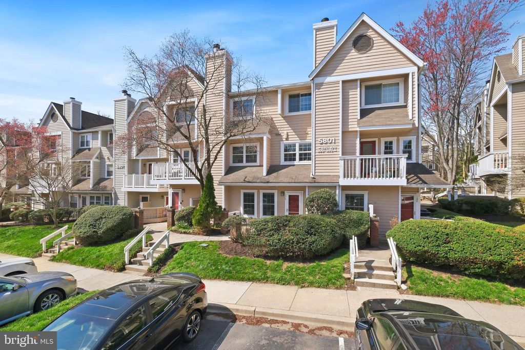 Image 23 of property listing at 5801 INMAN PARK CIR #170, Rockville, MD 20852