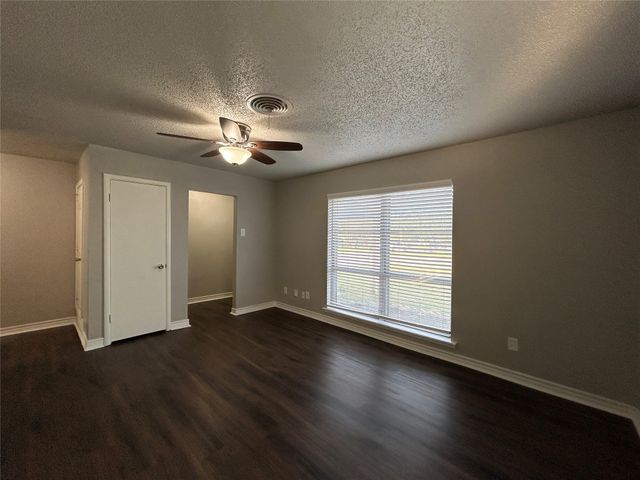 4209 Haltom Road, Haltom City, TX 76117