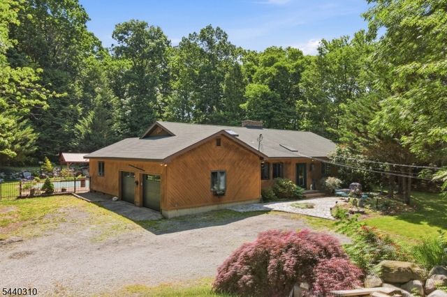 15 Lower North Shore Rd, Frankford Twp., NJ 07826