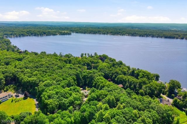 15 Lower North Shore Rd, Frankford Twp., NJ 07826