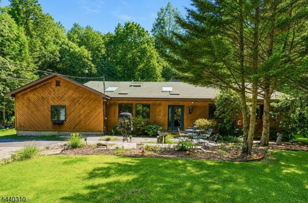 15 Lower North Shore Rd, Frankford Twp., NJ 07826