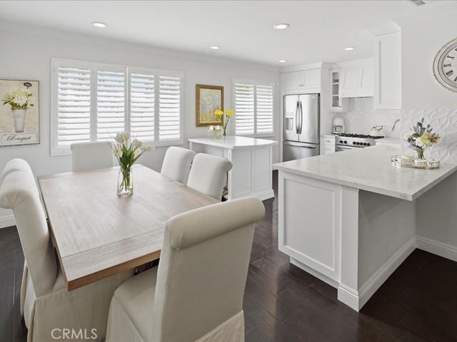 9735 Via Roma, Burbank, CA 91504
