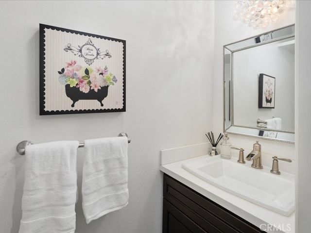 9735 Via Roma, Burbank, CA 91504