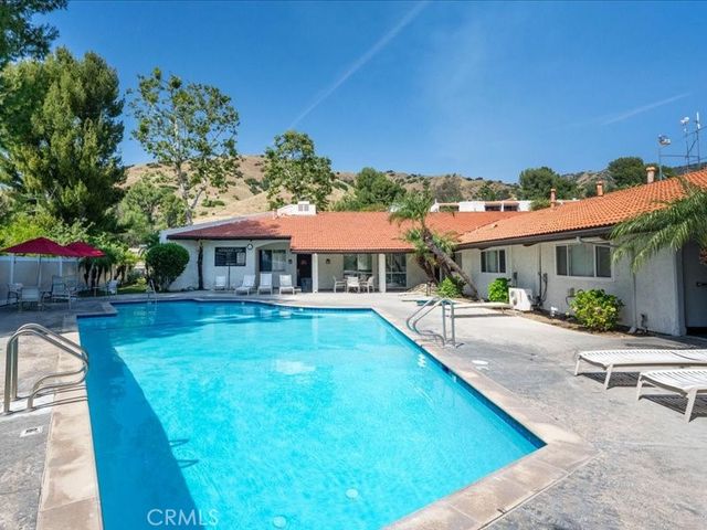 9735 Via Roma, Burbank, CA 91504