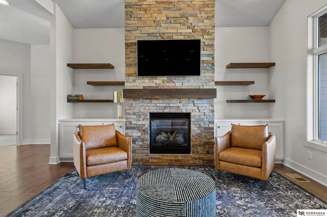 10040 Shore Front Drive, Lincoln, NE 68527