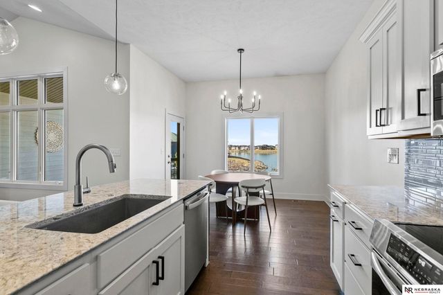 10040 Shore Front Drive, Lincoln, NE 68527