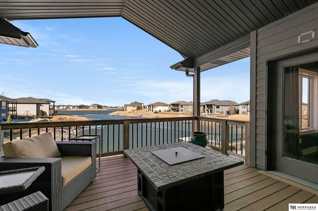 10040 Shore Front Drive, Lincoln, NE 68527