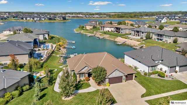 10040 Shore Front Drive, Lincoln, NE 68527