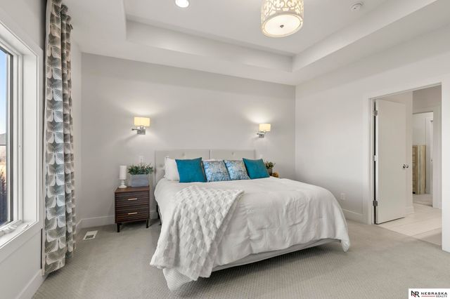 10040 Shore Front Drive, Lincoln, NE 68527