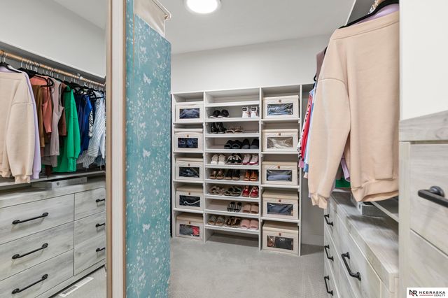 10040 Shore Front Drive, Lincoln, NE 68527