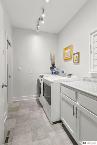 10040 Shore Front Drive, Lincoln, NE 68527