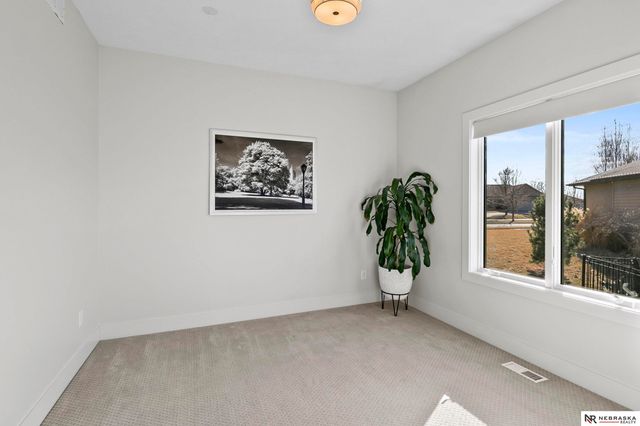 10040 Shore Front Drive, Lincoln, NE 68527