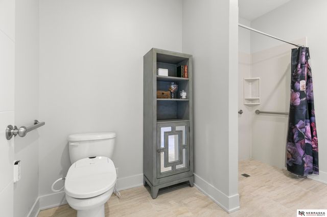 10040 Shore Front Drive, Lincoln, NE 68527