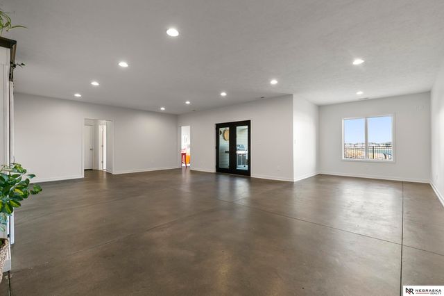 10040 Shore Front Drive, Lincoln, NE 68527