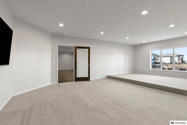 10040 Shore Front Drive, Lincoln, NE 68527