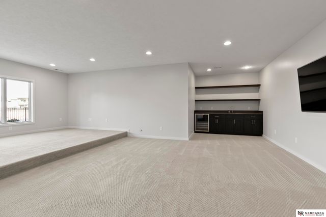 10040 Shore Front Drive, Lincoln, NE 68527