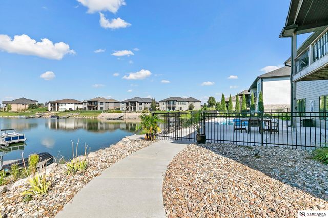 10040 Shore Front Drive, Lincoln, NE 68527