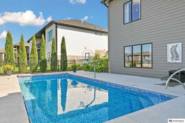 10040 Shore Front Drive, Lincoln, NE 68527