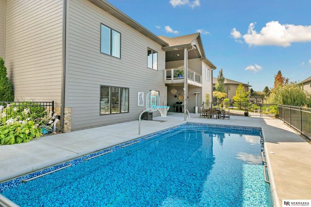 10040 Shore Front Drive, Lincoln, NE 68527