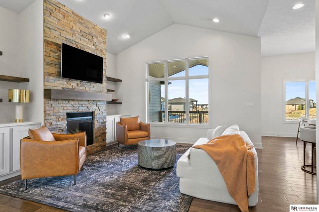 10040 Shore Front Drive, Lincoln, NE 68527