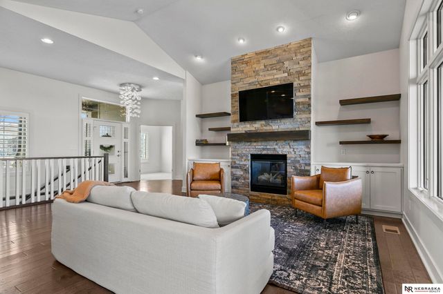 10040 Shore Front Drive, Lincoln, NE 68527