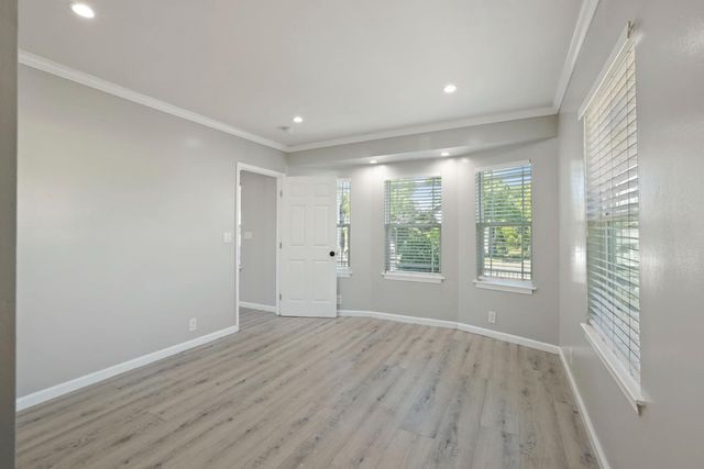 830 N Sierra Nevada St, Stockton, CA 95205