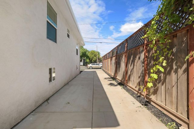 830 N Sierra Nevada St, Stockton, CA 95205
