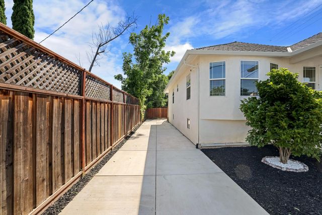 830 N Sierra Nevada St, Stockton, CA 95205