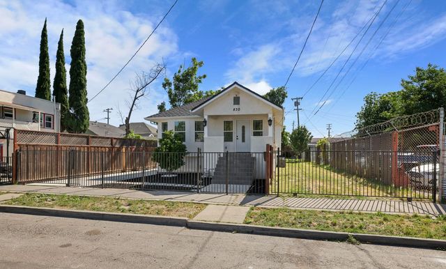 830 N Sierra Nevada St, Stockton, CA 95205