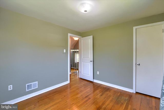 139 HOLLYWOOD DR, Harrisburg, PA 17109