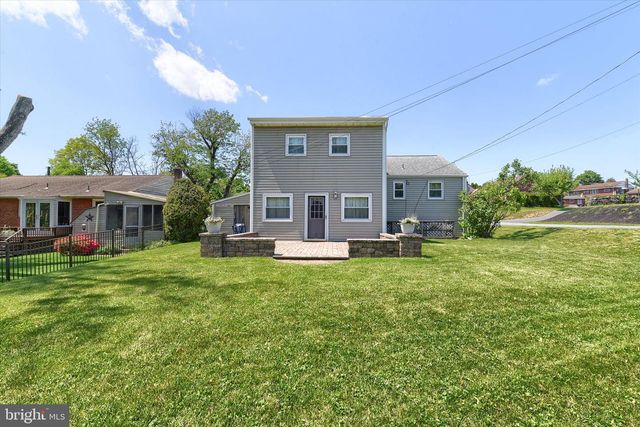139 HOLLYWOOD DR, Harrisburg, PA 17109