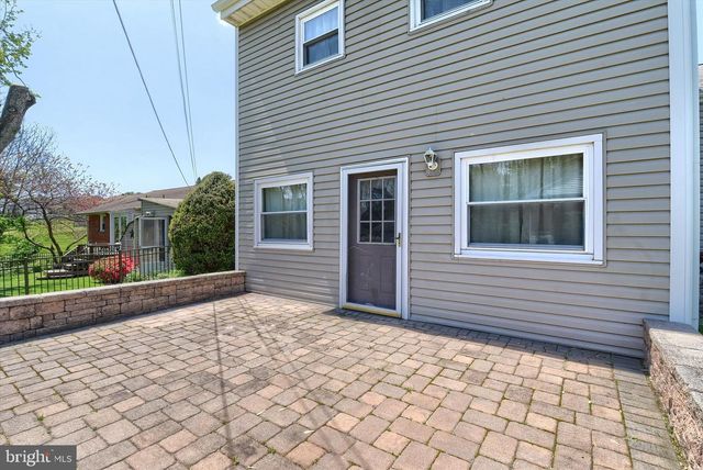 139 HOLLYWOOD DR, Harrisburg, PA 17109